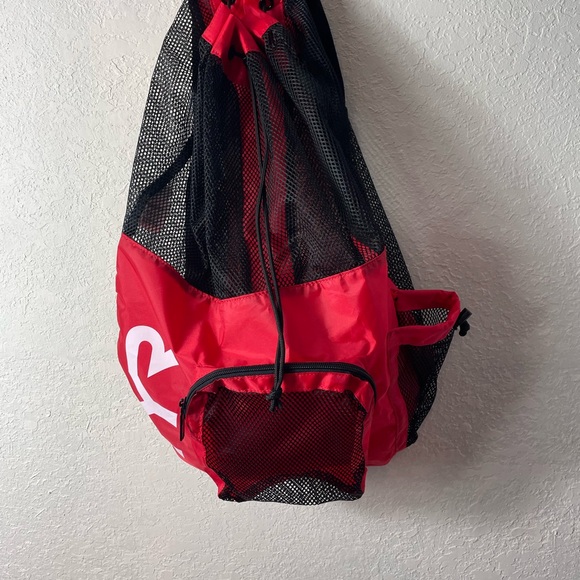 TYR Mesh Backpack - Picture 2 of 5